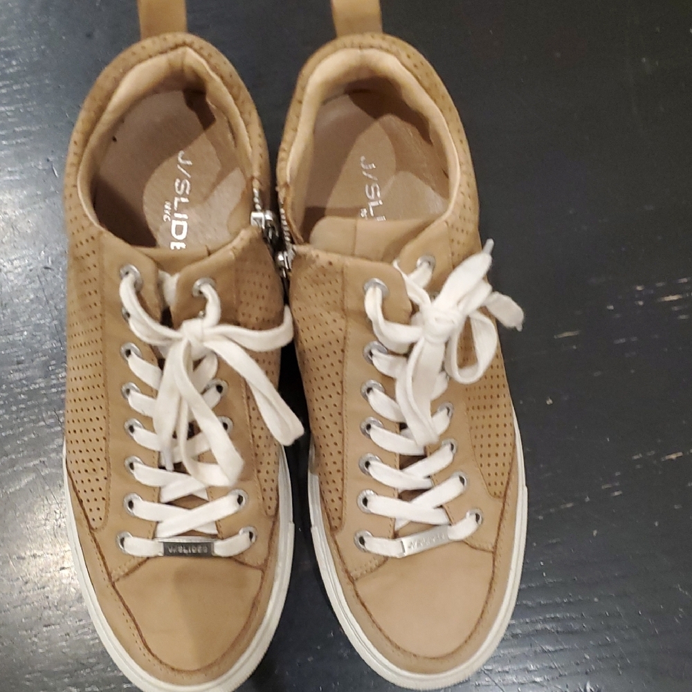 J/Slides Tan Sneakers with White Laces